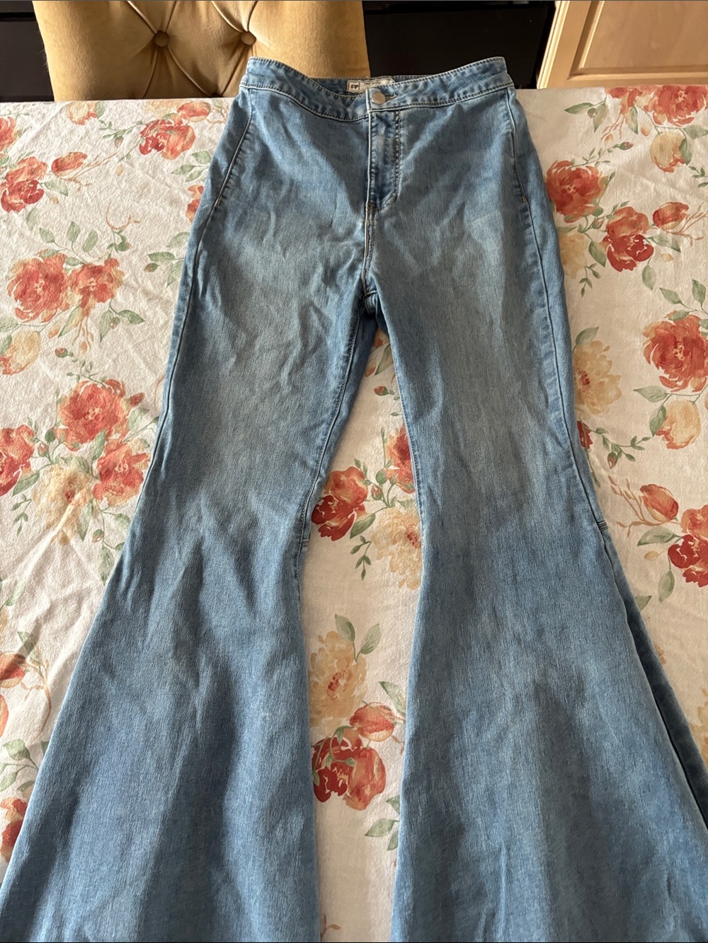 Free People Ladies Light Blue High-Rise Flare Jeans-28 - Picture 2 of 7
